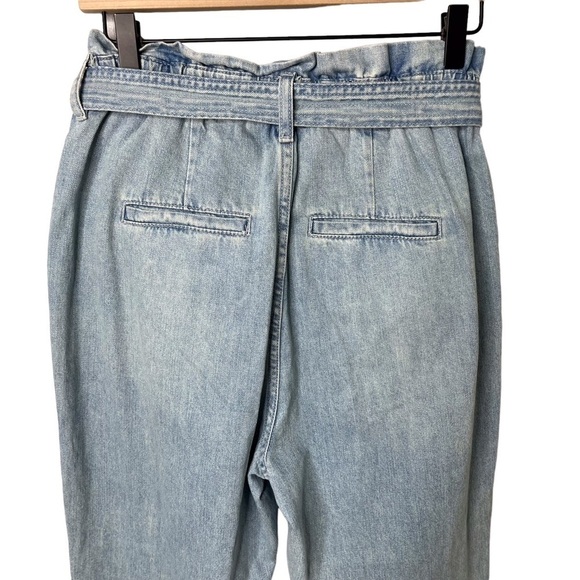 BlankNYC Seam Detail Paperbag Tapered Jeans Size 27 Light Wash Self Tie Belt - Picture 6 of 9